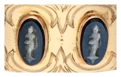 14K geelgouden bangle armband met camee