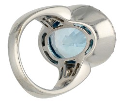 18K Witgouden ring met synthetische aquamarijn en diamant