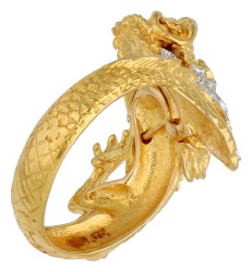 18K geelgouden draken ring bezet met ca. 0.22 ct. diamant en robijn 