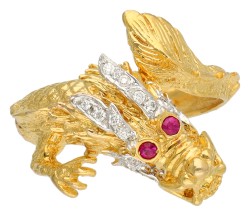 18K geelgouden draken ring bezet met ca. 0.22 ct. diamant en robijn 