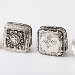 Verzameling pepermuntdoosjes (5), Nederland 19e eeuw, zilver
