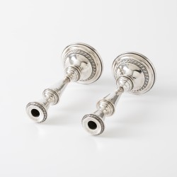 Kandelaars (2), D.J. Aubert, 's-Gravenhage ca. 1975, zilver
