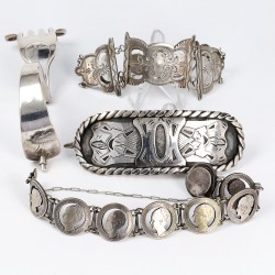 Verzameling klederdracht en sieraden (8), Nederland 20e eeuw, zilver