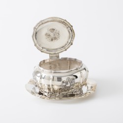 Koektrommel met dienblad, D. Schut, Rotterdam 1965, zilver