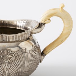 Theepot, Leberecht Fournier (1788-1849), Berlijn ca. 1815/20, zilver