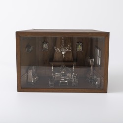 Miniatuur kamer met zilveren miniaturen (19), H. Hooijkaas, Schoonhoven 1973/74