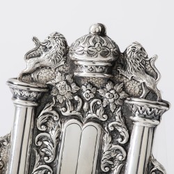 Thoraschild, Europa eind 18e / begin 19e eeuw, zilver