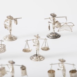 Plaatskaart houders / miniatuur figuren (12), Sammy Sterling, Hongkong 20e eeuw, zilver