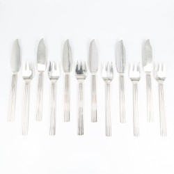 Georg Jensen bestek set (53), model Bernadotte, zilver. Ontworpen door Sigvard Bernadotte (1907-2002)