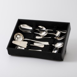 Christofle bestekcassette (111), model Rubans-croises, Parijs 1980-1990, verzilverd