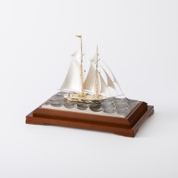 Zeilschip met vitrine, Seki Takehiko II, Japan ca. 2005, zilver