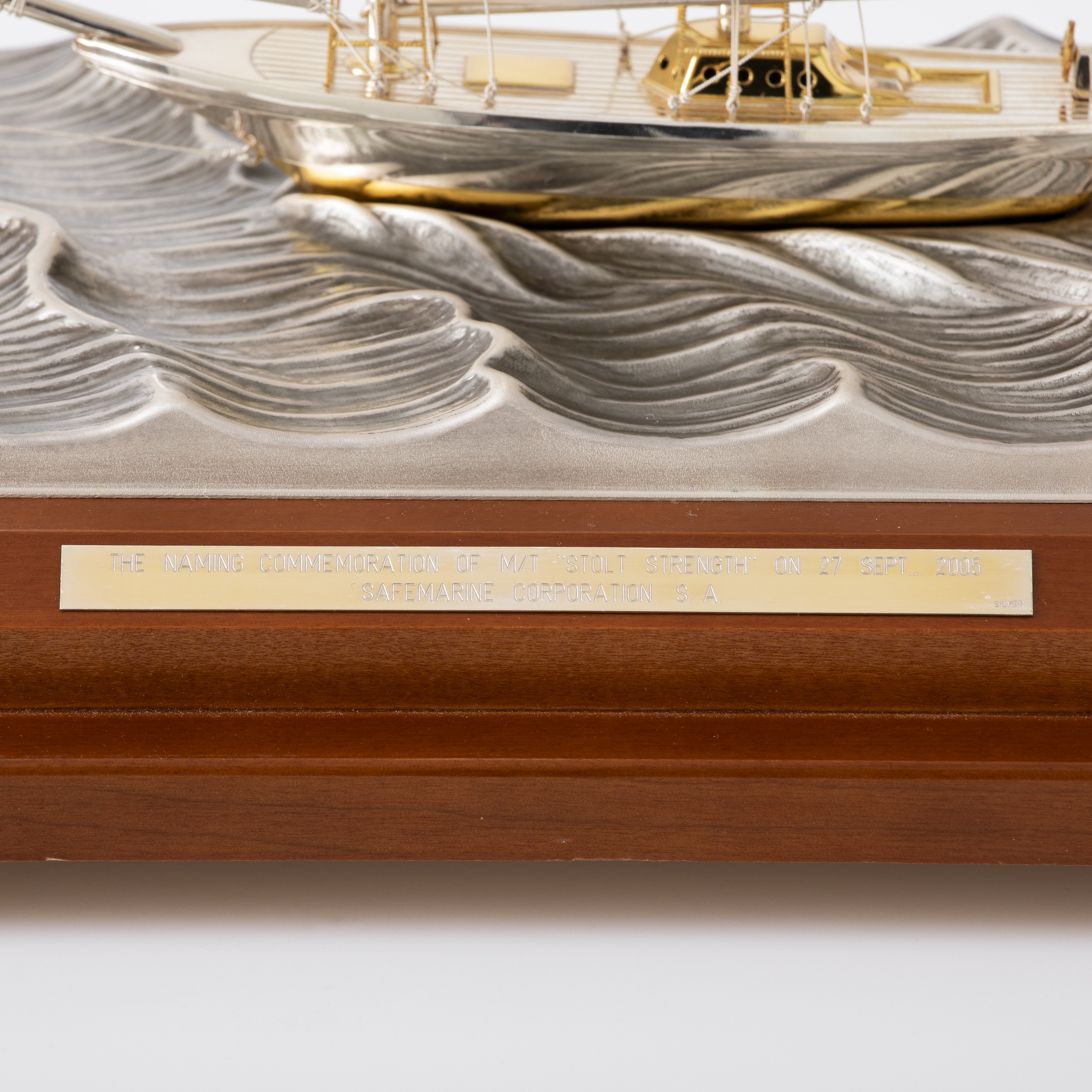 Zeilschip met vitrine, Seki Takehiko II, Japan ca. 2005, zilver