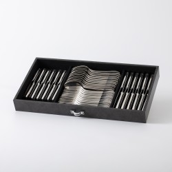 Christofle bestekcassette (99), model Malmaison, Parijs 2000-2010, verzilverd