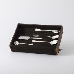 Christofle bestekcassette (125), model Malmaison, Parijs 1980-1990, verzilverd