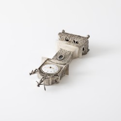 Miniatuur staand horloge, H.B. Hol, Willige Langerak 1922, zilver