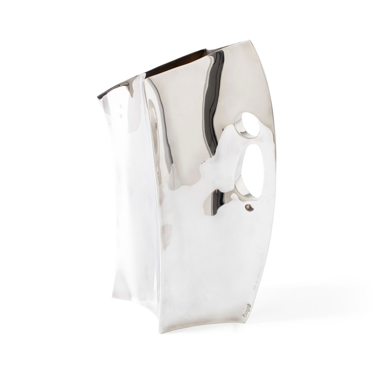 The Angled Bean Pitcher, Comyns - Ltd. Ed. 045/100, Londen 2008, zilver.