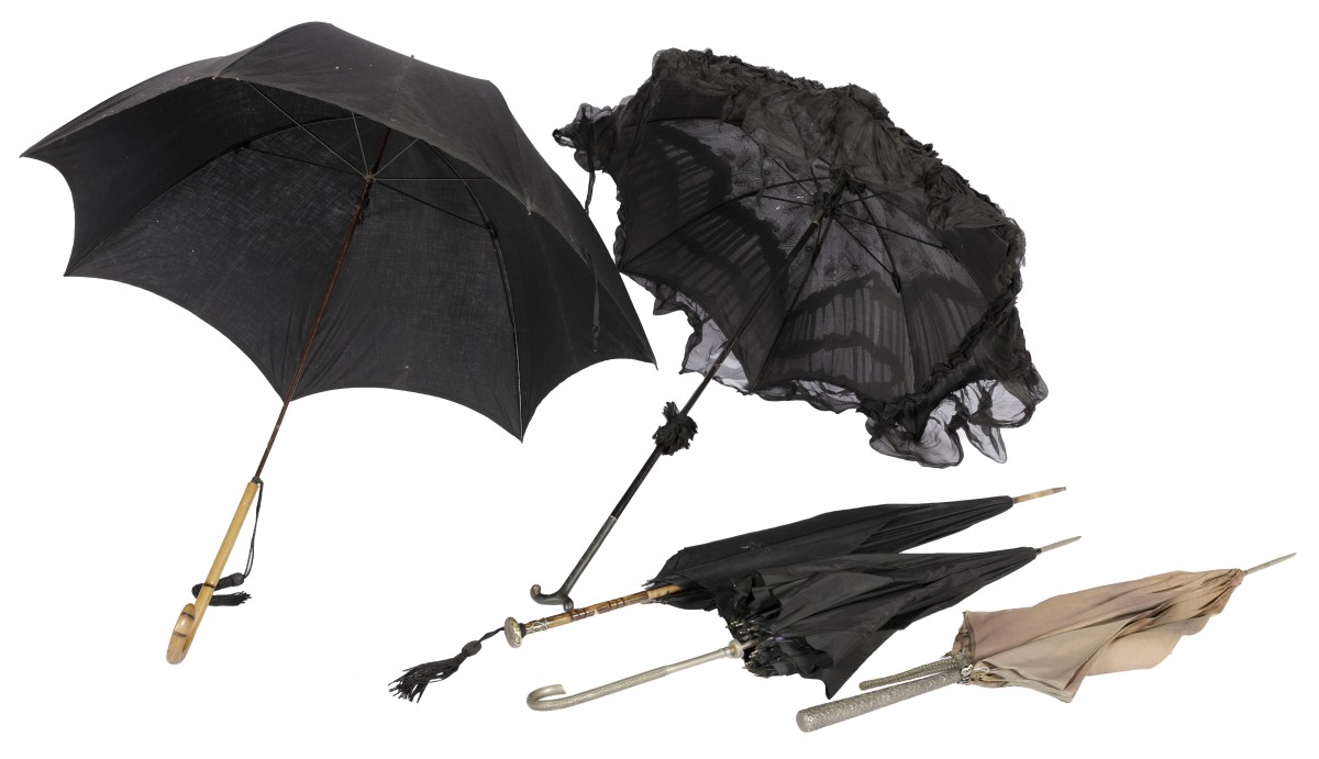 Een (5) delig lot diverse parasols, begin 20e eeuw.