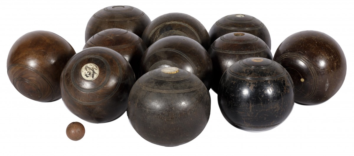 Een lot van (11) houten 'Bowls' sport ballen, , begin 20e eeuw.