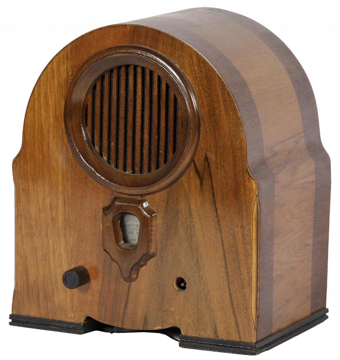 Een Amsterdamse School-stijl houten radio, Holland(?), 20e eeuw.