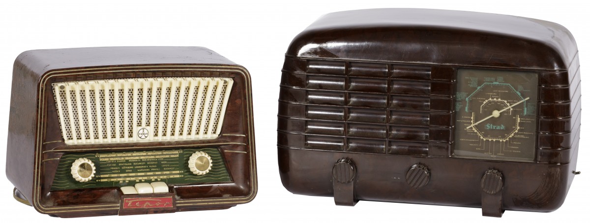 Een lot van (2) diverse oude radio's, Tesla & Strad, 1e helft 20e eeuw.