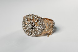 18K geelgouden antieke bangle bezet met diamant