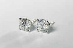 Cartier platina diamant 1895 oorstekers bezet met 4.77 ct. diamant