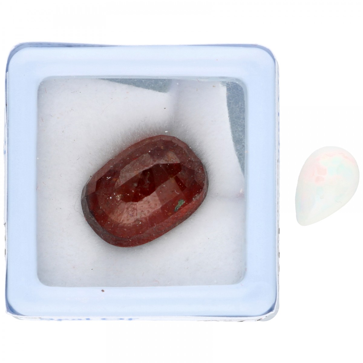 Lot van GLI-gecertificeerde natuurlijke hessoniet granaat 11.30 ct. en GJSPC gecertificeerde natuurlijke witte opaal 1.45 ct.