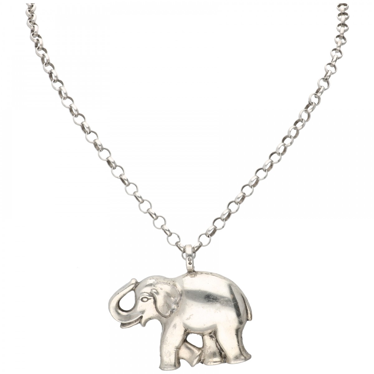 Zilveren collier met rammelaar in de vorm van een olifant - 830/1000.