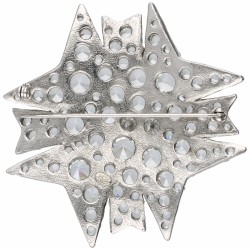 Chanel CC Star zilverkleurige broche bezet met helder witte strass-stenen.