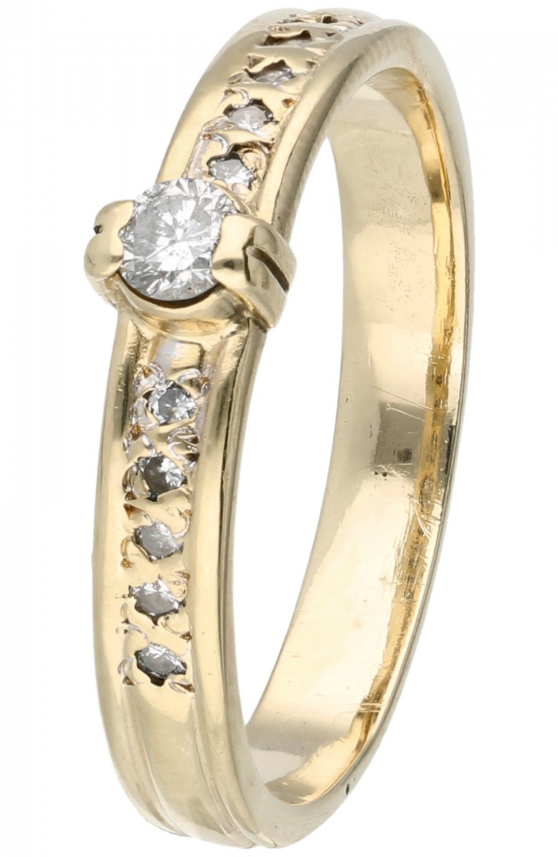 14 kt. Geelgouden shoulder ring bezet met ca. 0.21 ct. diamant.