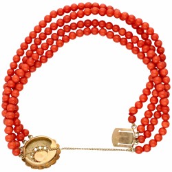 Vierrijige bloedkoralen armband met een roségouden sluiting - 14 kt.