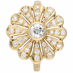 14 kt. Geelgouden entourage ring bezet met ca. 0.49 ct. diamant.