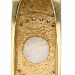 14 kt. Geelgouden hanger bezet met ca. 0.12 ct. diamant en witte opaal.