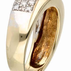 14 kt. Geelgouden bandring bezet met ca. 0.31 ct. diamant.