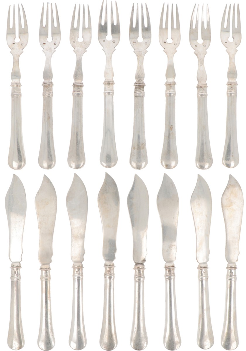 (16) delige set visbestek zilver.