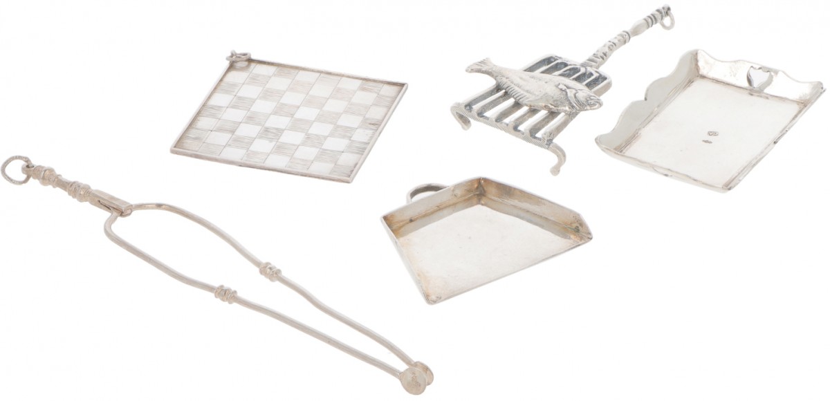 (5) delig lot miniaturen zilver.