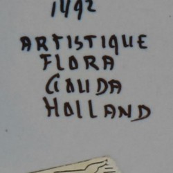 Een lot bestaande uit een vaas en schaal, Nederland, ca. 1960.