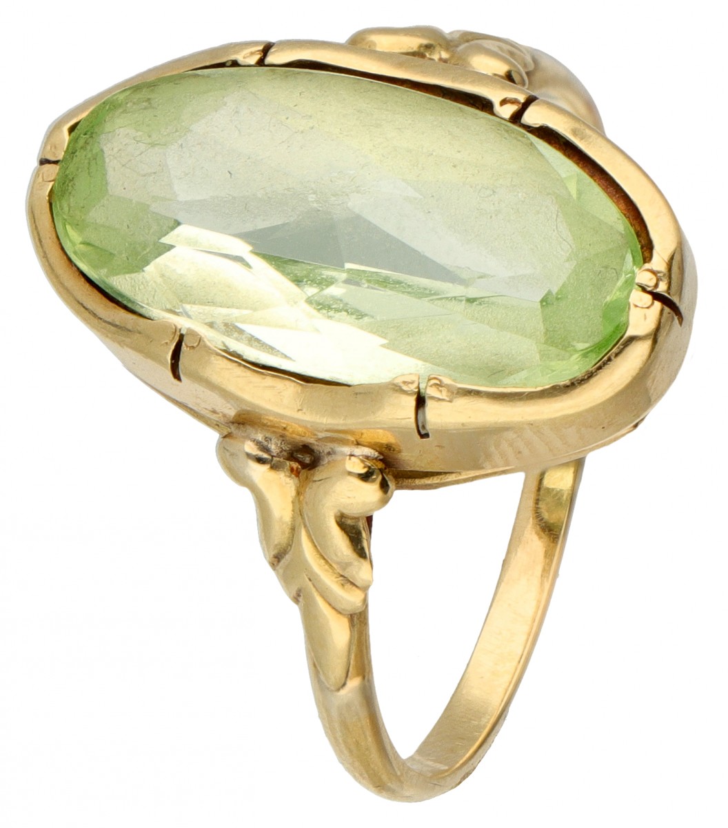 Ovale geelgouden vintage ring bezet met synthetische groene spinel - 14 kt.