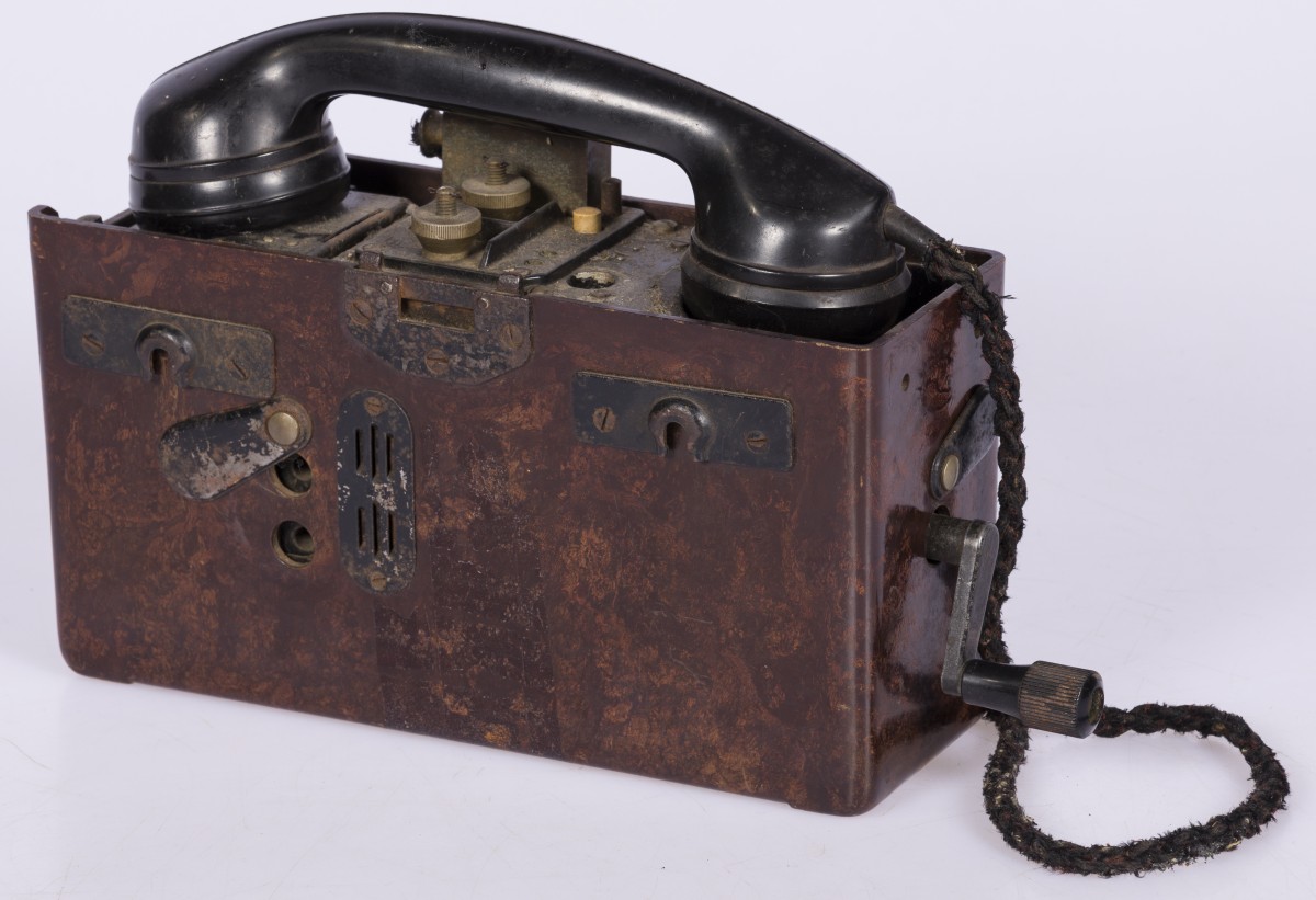 Een bakelieten telefoon, 2e kwart 20e eeuw.