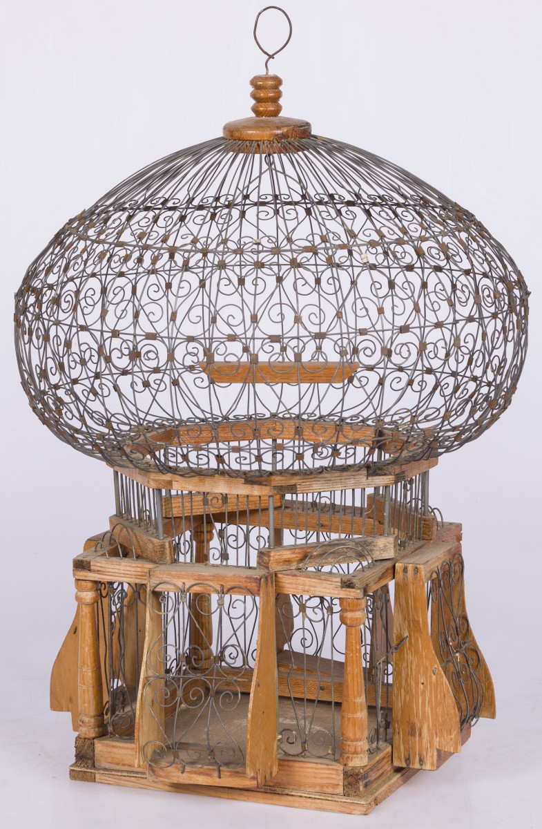Een pagode-stijl vogelkooi, 20e eeuw.