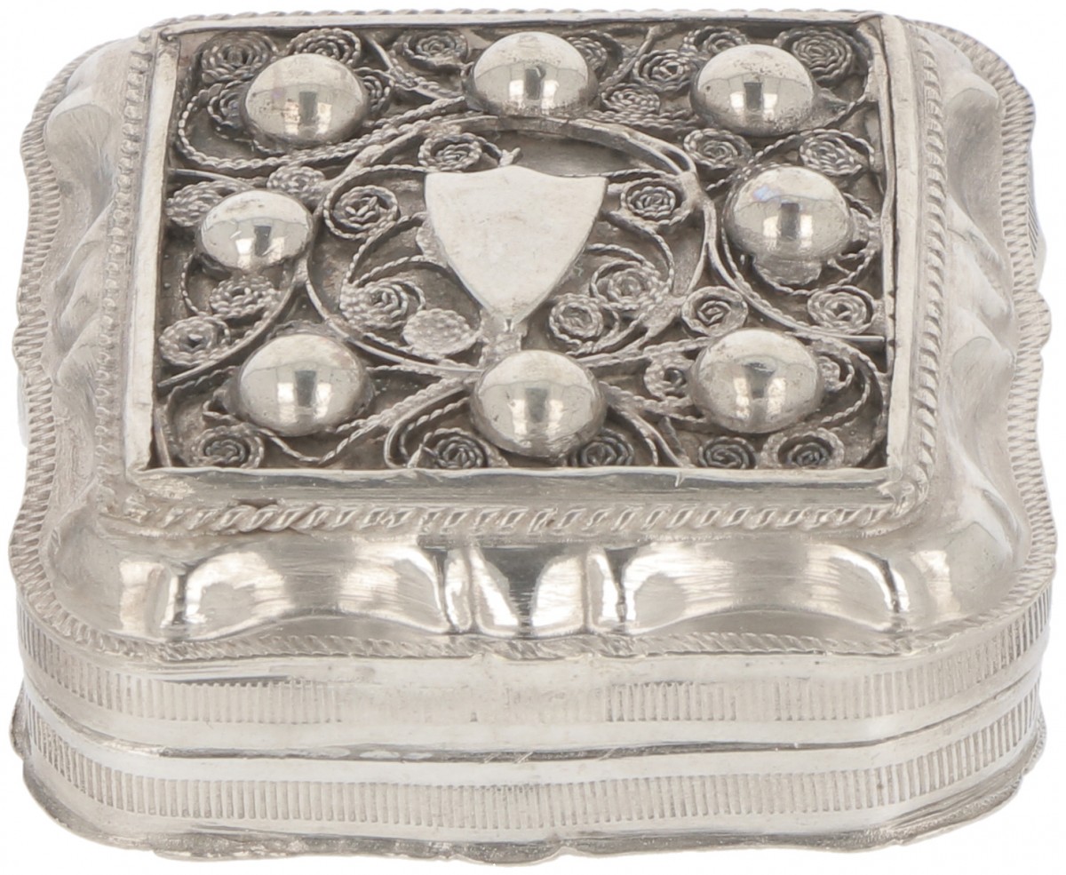 Pepermuntdoosje zilver.