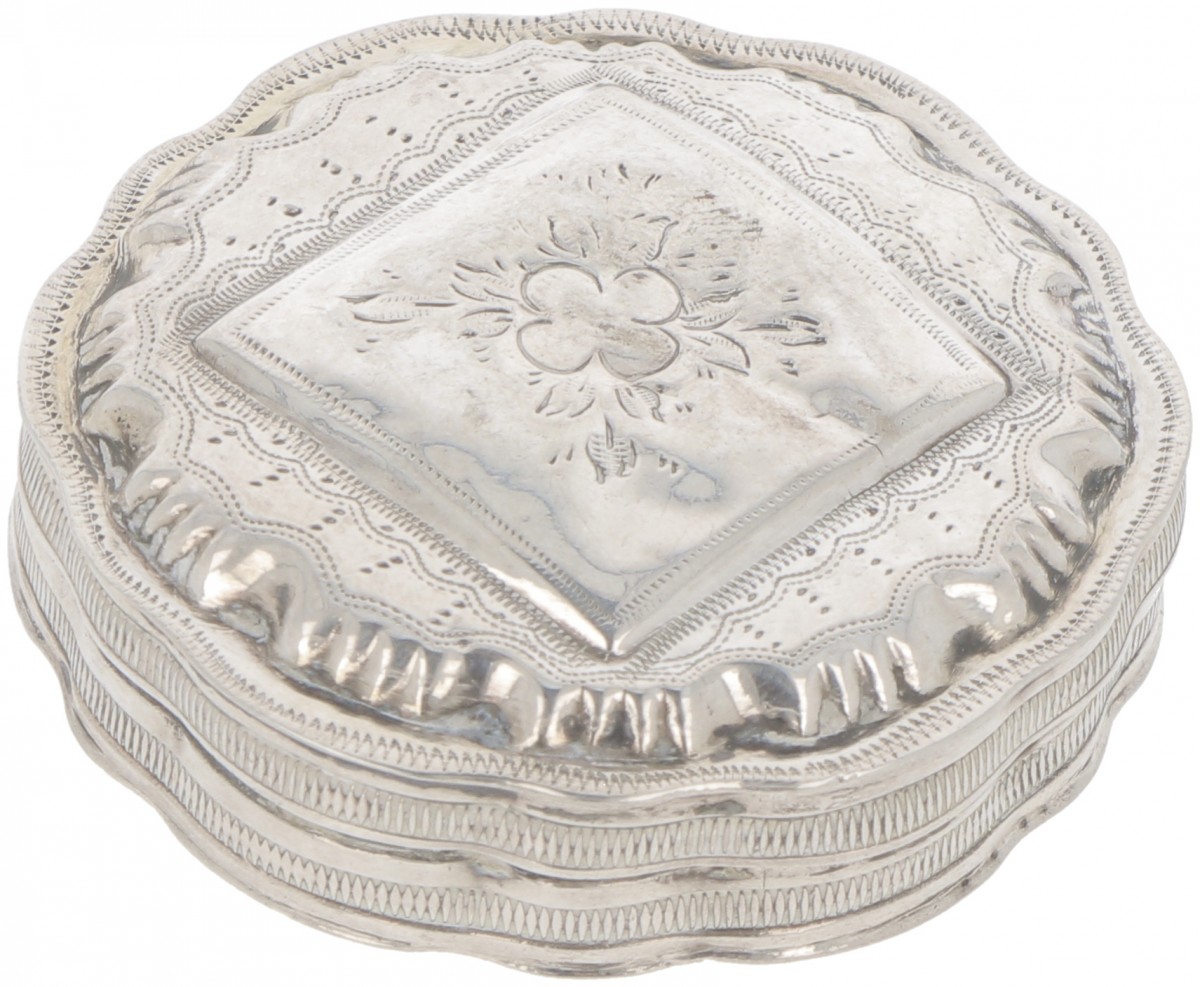 Pepermuntdoosje zilver.
