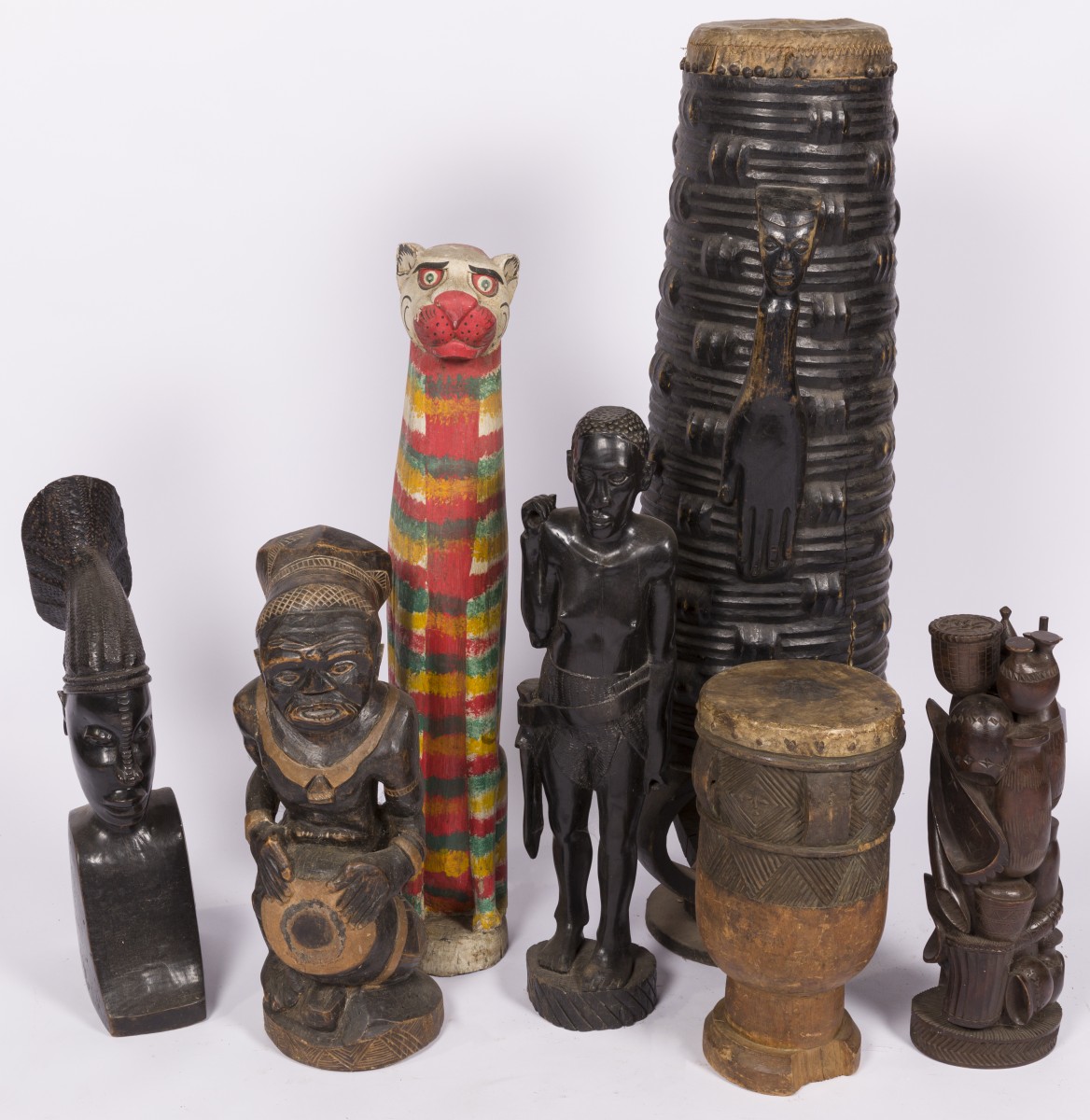 Een (7) delig lot diversen, West Afrika, 20e eeuw.