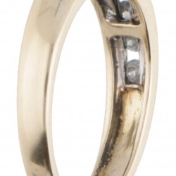 14 kt. Geelgouden rijring bezet met ca. 0.28 ct. diamant.