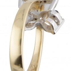 Bicolor gouden ring bezet met ca. 0.44 ct. witte en zwarte diamant in een bloemvormige zetting - 18 kt.