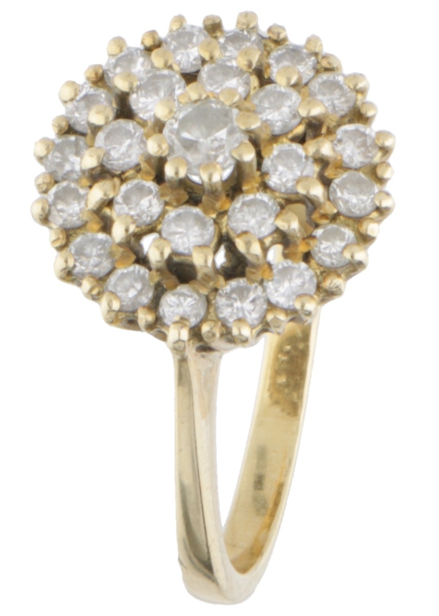 Geelgouden entourage ring bezet met ca. 0.56 ct. diamant - 18 kt.