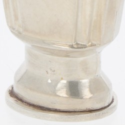 Lakstempel zilver.