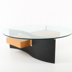 Een glazen design koffietafel, door: Casprini, model: Klee, jaren '90.
