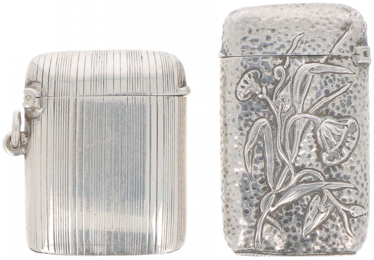 (2) delig lot vestadoosjes zilver.