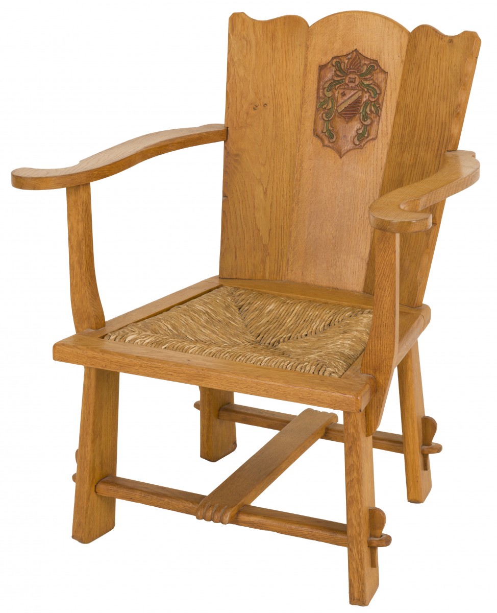 Een eikenhouten armstoel, Holland, ca. 1980.